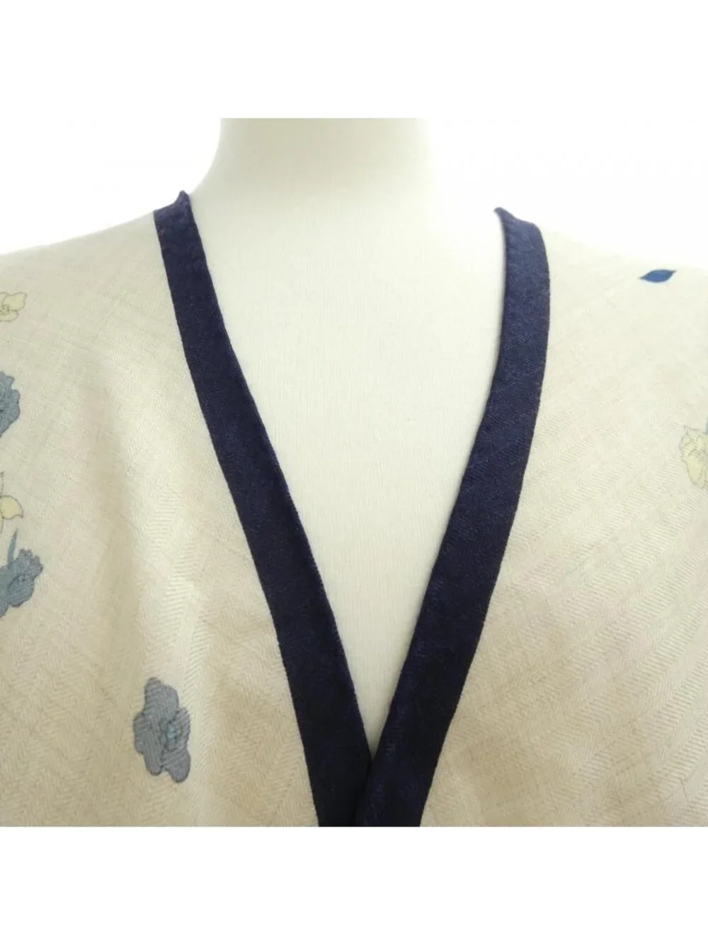 Hermes Robe Legere Giant Triangle Shawl Scarf